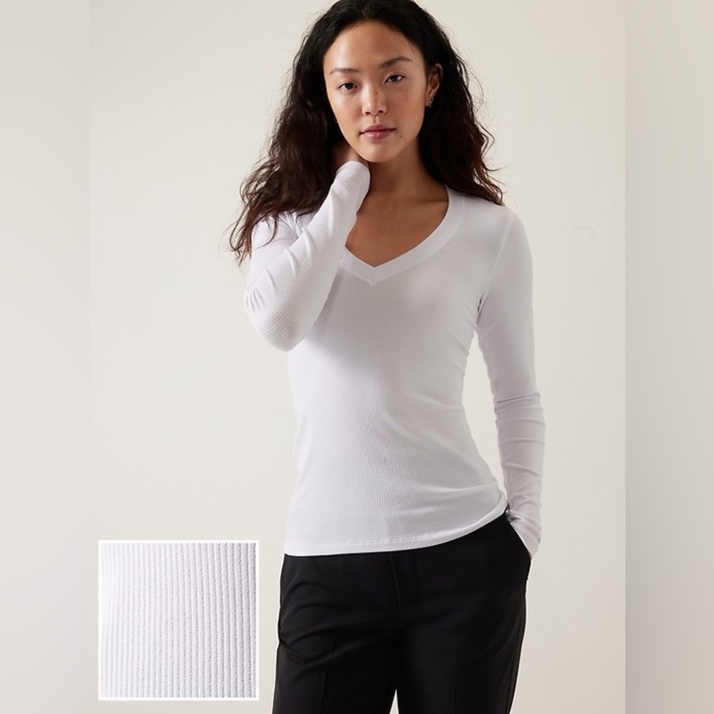 Athleta Renew Seamless V-Neck Top in White Size Small